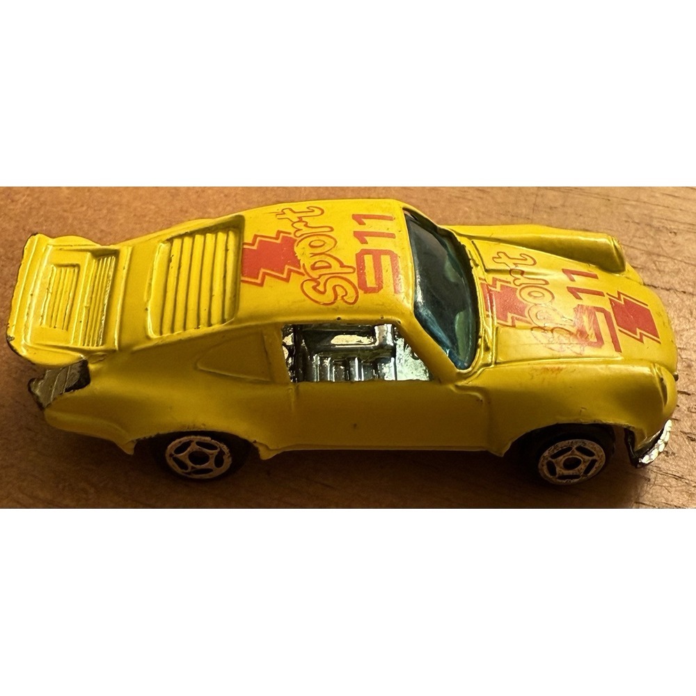 Porsche Sport 911 Turbo Sports Car 1:64 672